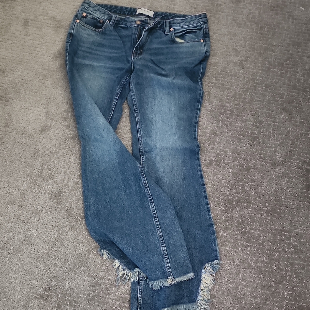 We The Free Blue Ankle Cropped Jeans with Distressed Hem